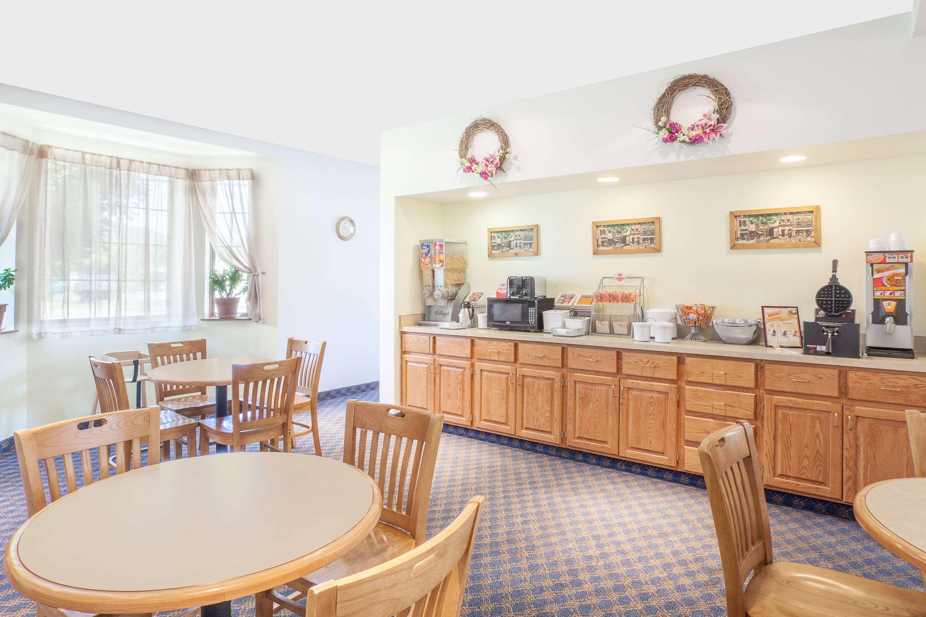 Super 8 By Wyndham Cobleskill Ny Exterior photo